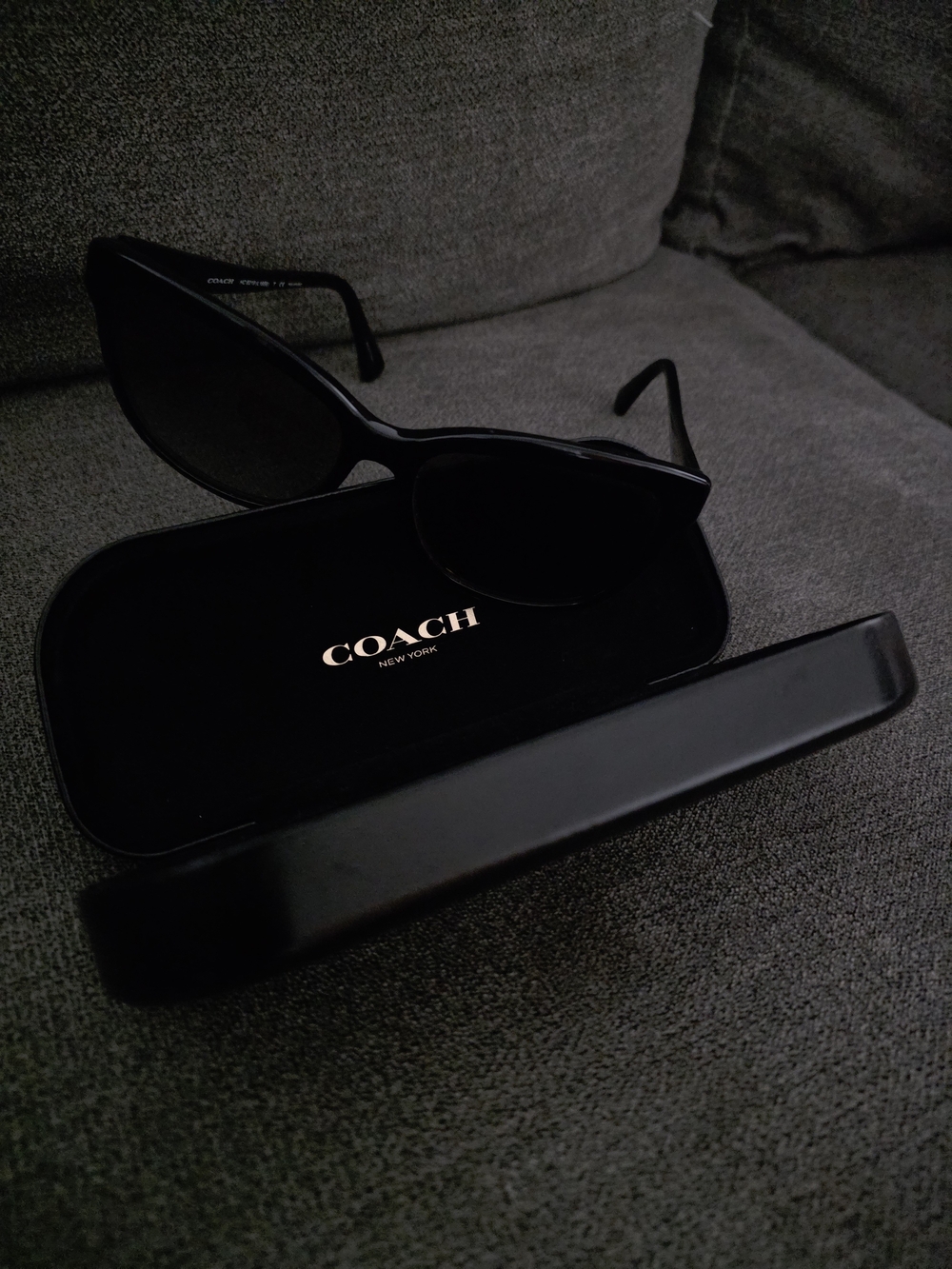 COACH Black Cat-Eye Sunglasses with Branded Case - Picture 1 of 1